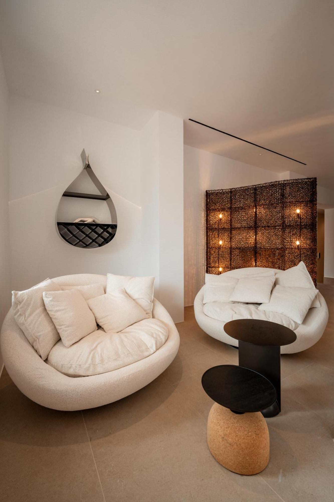 Muse Of Mykonos Luxury Suites Mykonos Town ภายนอก รูปภาพ