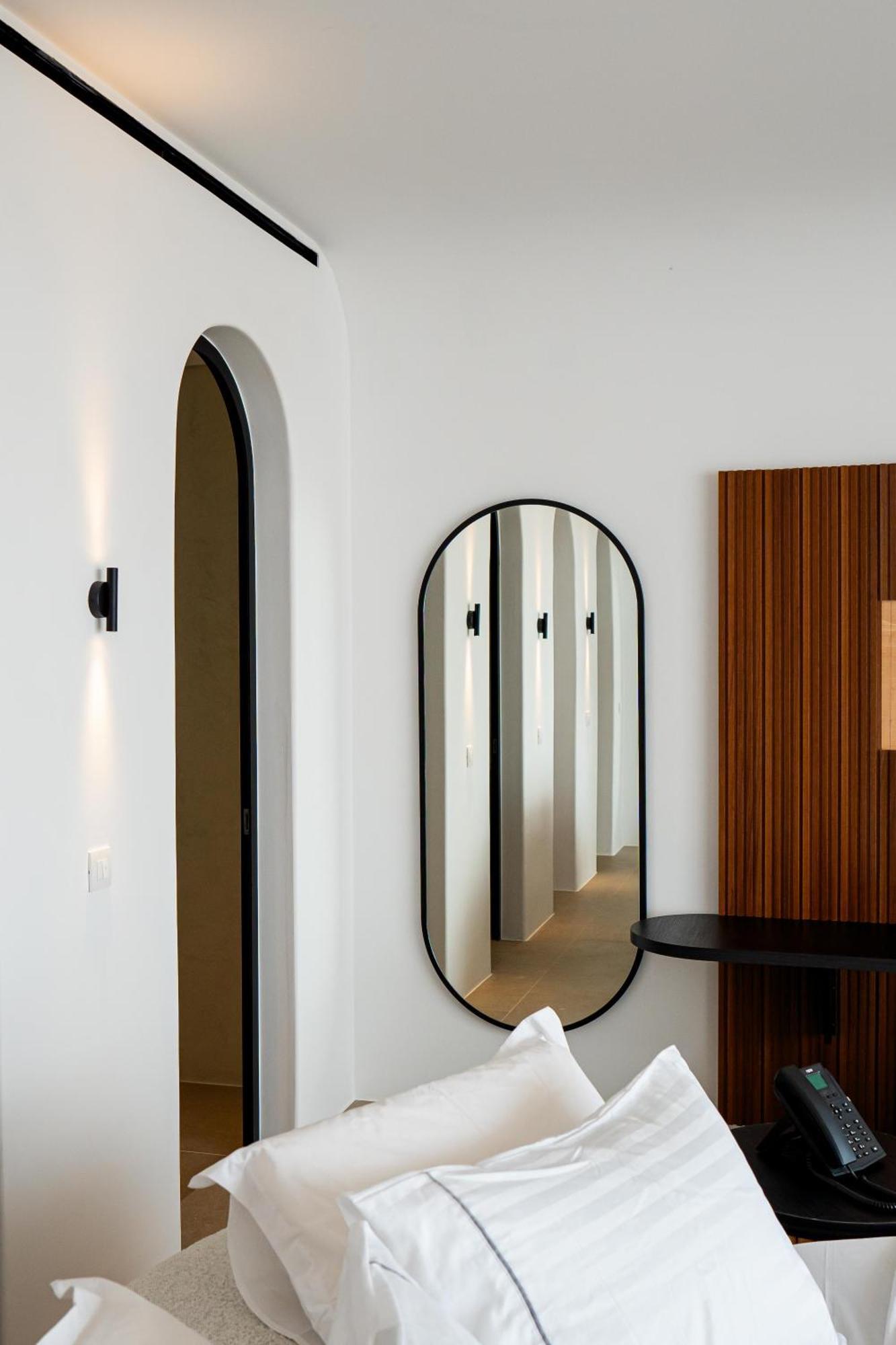 Muse Of Mykonos Luxury Suites Mykonos Town ภายนอก รูปภาพ