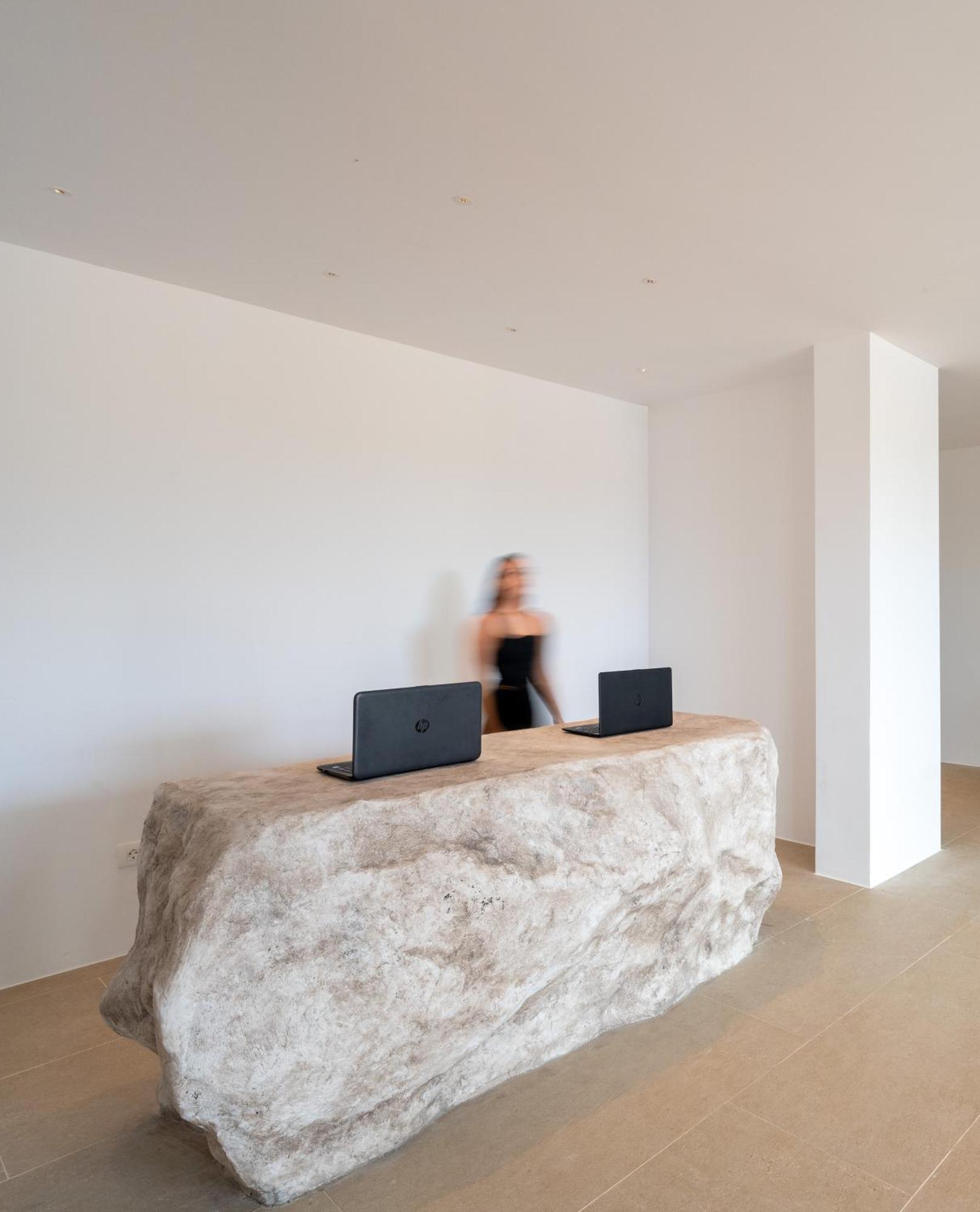 Muse Of Mykonos Luxury Suites Mykonos Town ภายนอก รูปภาพ