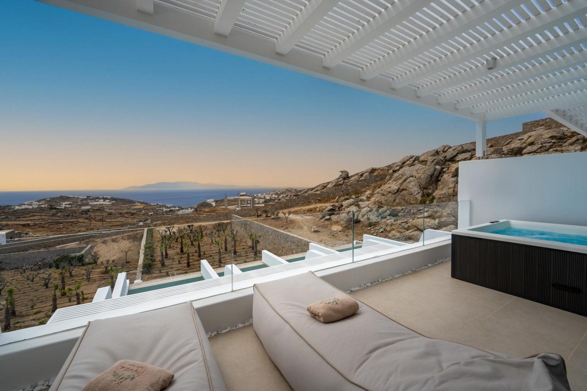 Muse Of Mykonos Luxury Suites Mykonos Town ภายนอก รูปภาพ