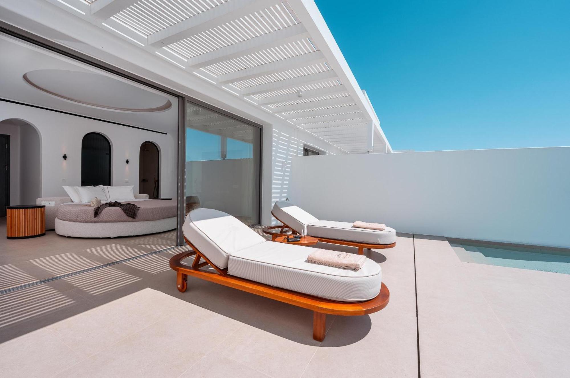 Muse Of Mykonos Luxury Suites Mykonos Town ภายนอก รูปภาพ