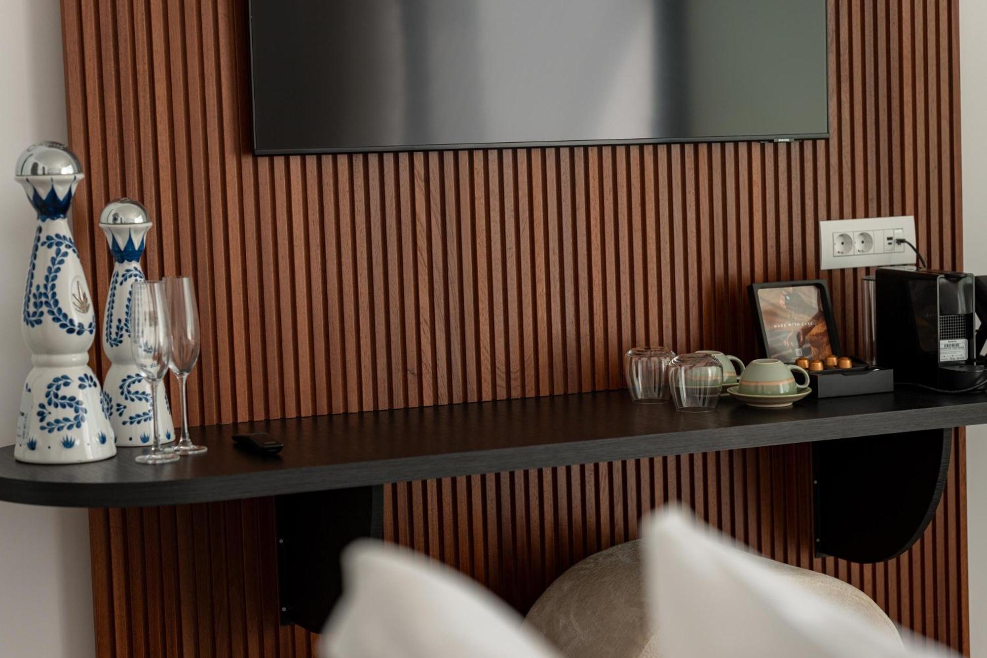 Muse Of Mykonos Luxury Suites Mykonos Town ภายนอก รูปภาพ